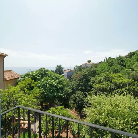 Le Trayas Superieur Holiday home *